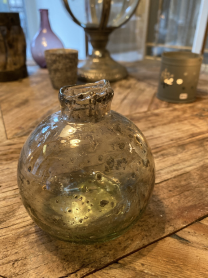 Vintage-Charme im Miniaturformat: Kleine Blumenvase - Image 3