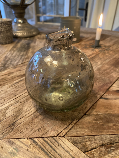 Vintage-Charme im Miniaturformat: Kleine Blumenvase - Image 2