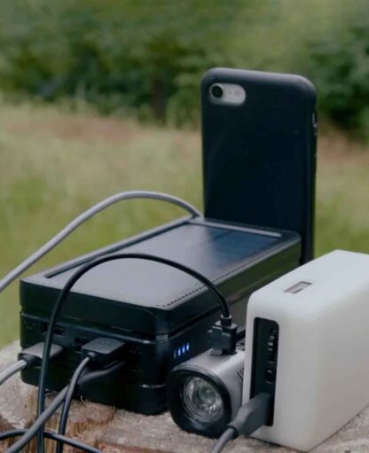Outdoor Powerbank 50000mAh mit Solar & 32 LEDs – Schwarz - Image 2