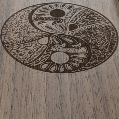 Handyhülle Yin Yang iPhone Nussbaumholz - iPhone SE (2nd Gen) - Image 3