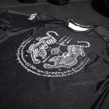 Rashguard Sak Yant - Image 6