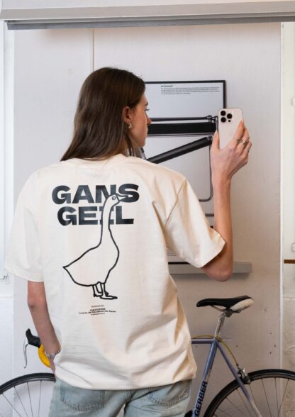 «Gans Geil» Heavy weight tee - Image 2
