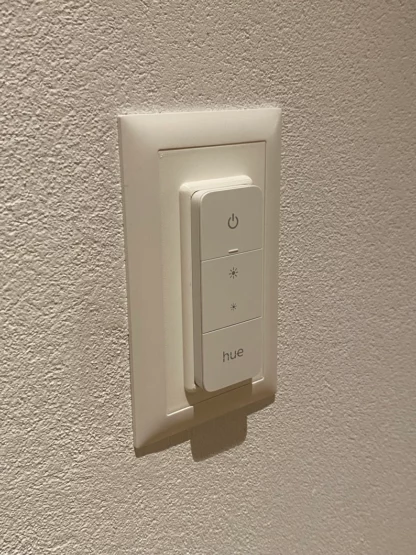 Philips Hue Dimmschalterhalterung mit Feller EDIZIOdue 2-Rahmen Version 2 (abgerundet, mit Hue Logo) - Image 10