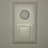 Philips Hue Smart Button Halterung mit CH Feller EDIZIO due 2 Rahmen