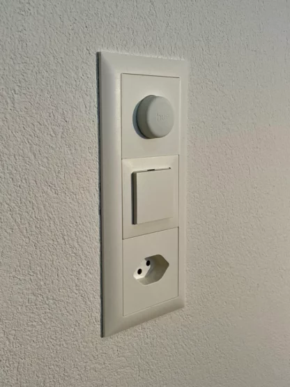 Philips Hue Smart Button Halterung mit CH Feller EDIZIO due 3 Rahmen - Image 3