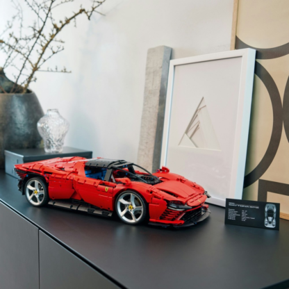 LEGO Technic Ferrari Daytona SP3 - Image 5